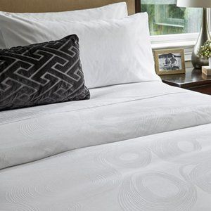 NIB King Size JW Marriott Geo Duvet Cover